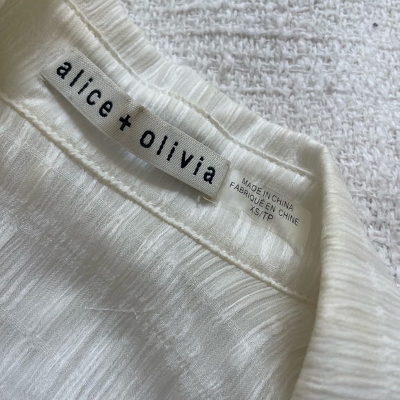 Alice + Olivia Edyth Ruffle Short Sleeve Blouse - Picture 6 of 6